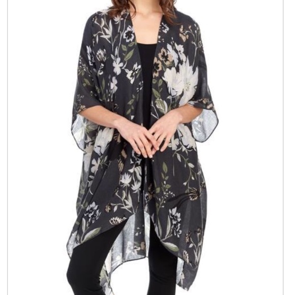 Marcus Adler Tops - MARCUS ADLER NEW YORK Black Floral Kimono Marcus Adler Tops - MARCUS ADLER NEW YORK Black Floral Kimono